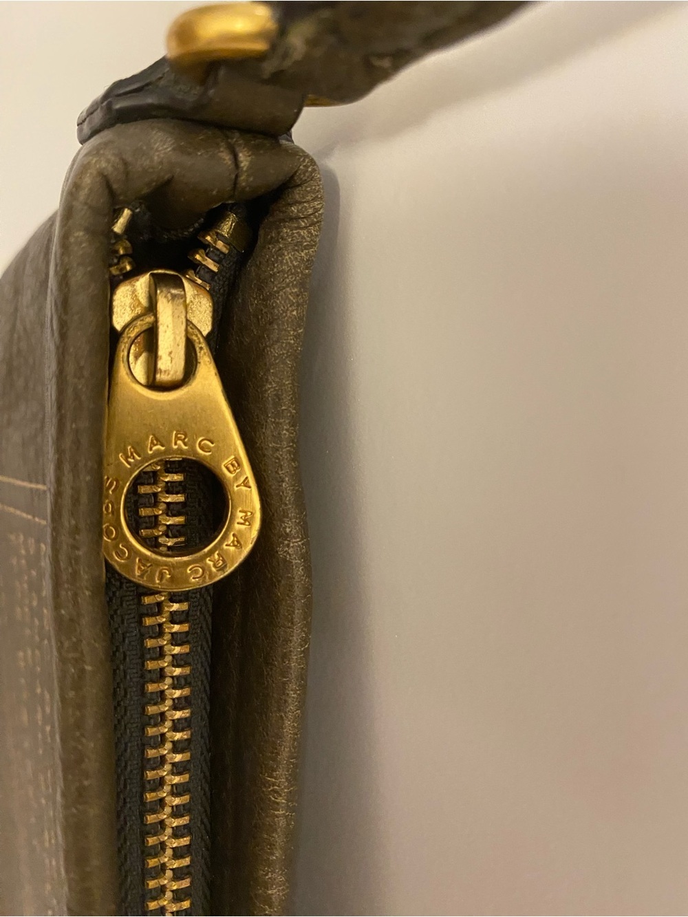 Marc by Marc Jacobs Dark Gray Leather Crossbody with Gold Logo - Picture 3 of 6